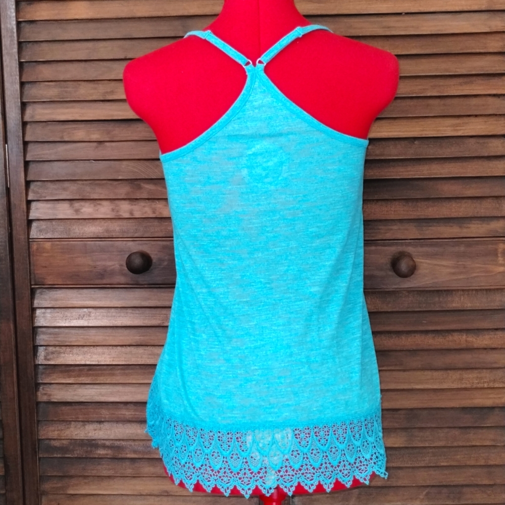 🌷 Decree Tank Top - Picture 2 of 5